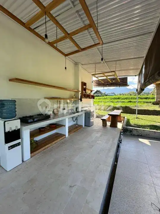 Villa dengan Pemandangan Sawah dan Laut di Area Tenang Sambangan Singaraja