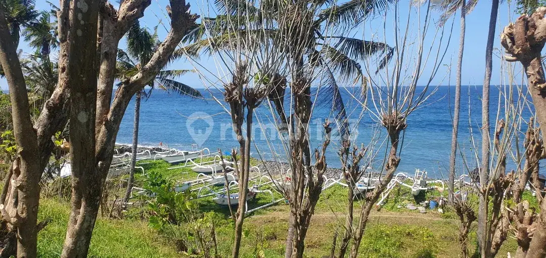 Tanah Beach Front 77 Are di Seraya Karangasem dengan View Laut Terbuka