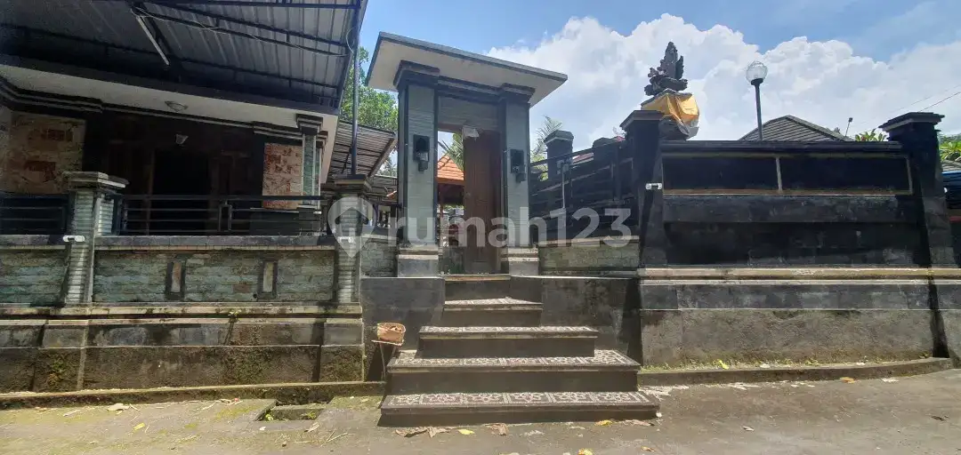 Rumah Style Bali Bonus Kos 12 Kamar di Subagan Karangasem Dekat Pantai