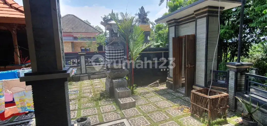Rumah Style Bali Bonus Kos 12 Kamar di Subagan Karangasem Dekat Pantai