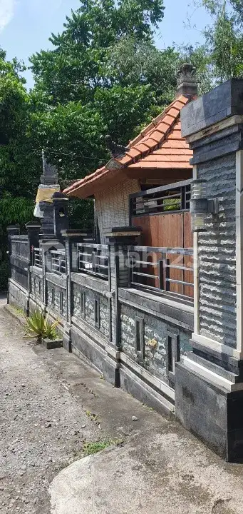 Rumah Style Bali Bonus Kos 12 Kamar di Subagan Karangasem Dekat Pantai