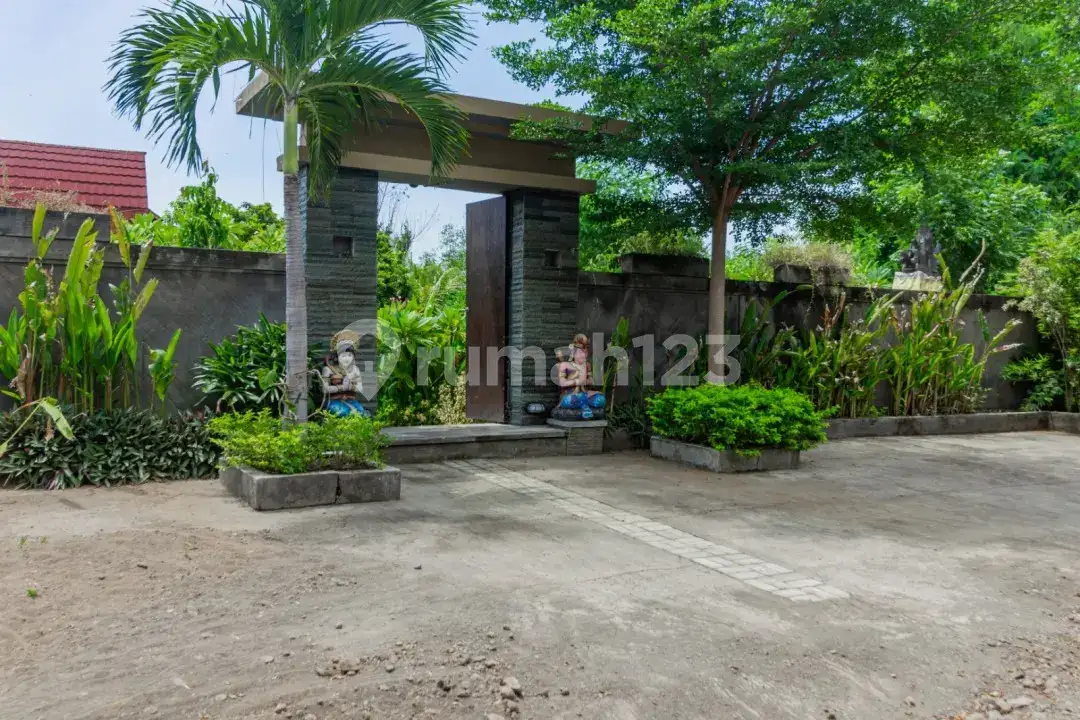 Villa Rp 140 Juta /tahun For Rent Per Year In Central Pemutaran Area Diving N Snorkling Gerokgak, Buleleng   Lihat Alamat  0 0 Ulasan Diperbarui 23 November 2025 oleh Magdalena Hasibuan  Overview Tran