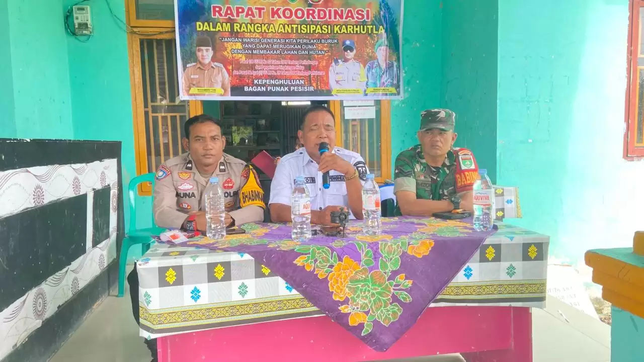 Kepenghuluan Bagan Punak Pesisir Gelar Rapat Koordinasi Penanganan Karhutla Bersama Polsek Bangko