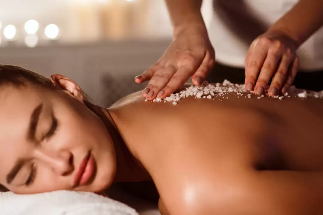 Coconut Body Scrub in Ubud