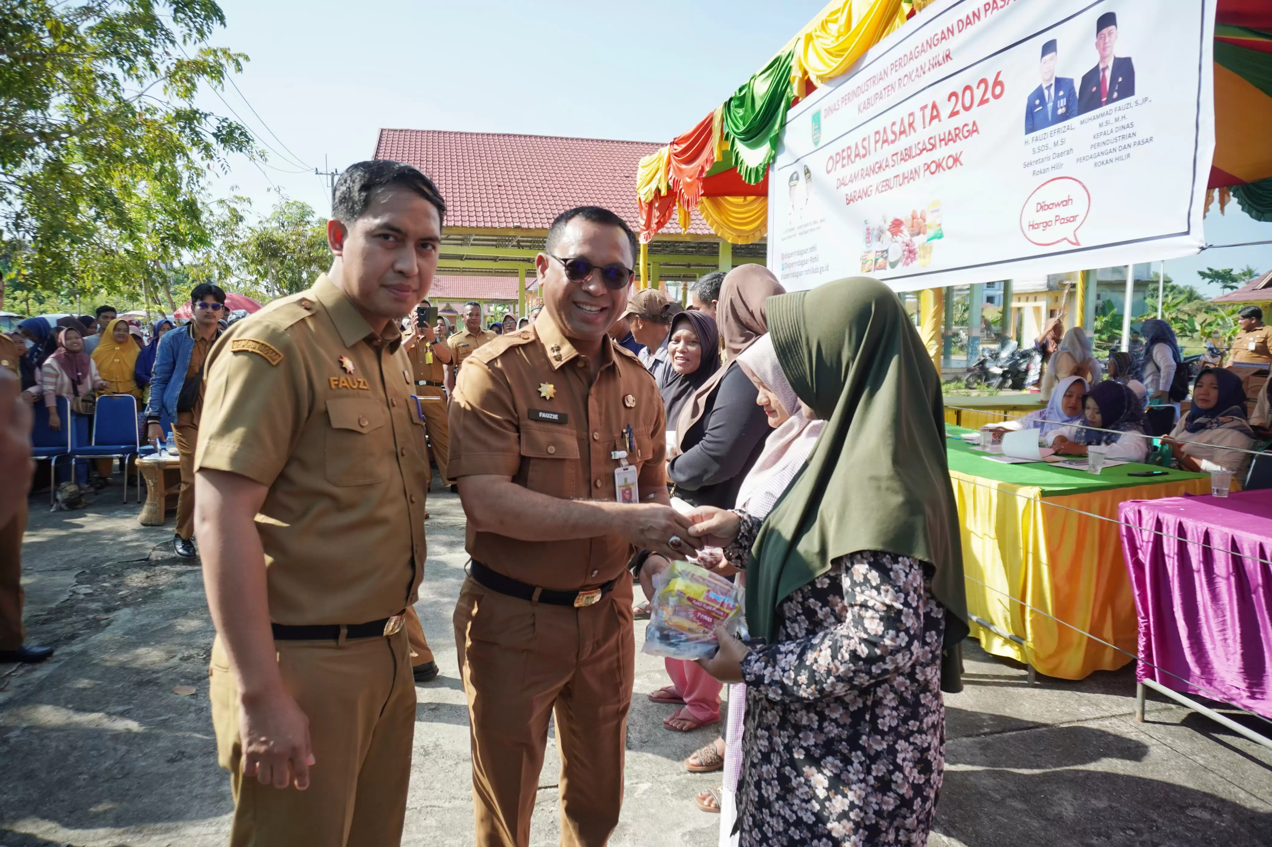 Ringankan Beban Masyarakat, Disperindagsar Rohil Gelar Operasi Pasar Murah di Pujasera Bagansiapiapi
