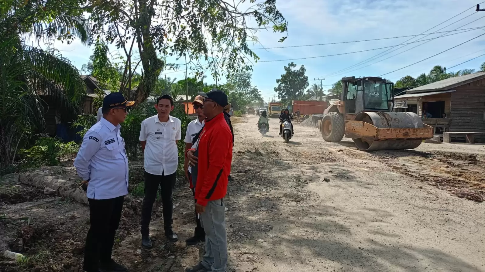 Bupati H. Bistamam Apresiasi Plt Gubernur Riau, Kadis PUPR Khoirul Fahmi Tinjau Langsung Perbaikan Jalan Lintas Sinaboi