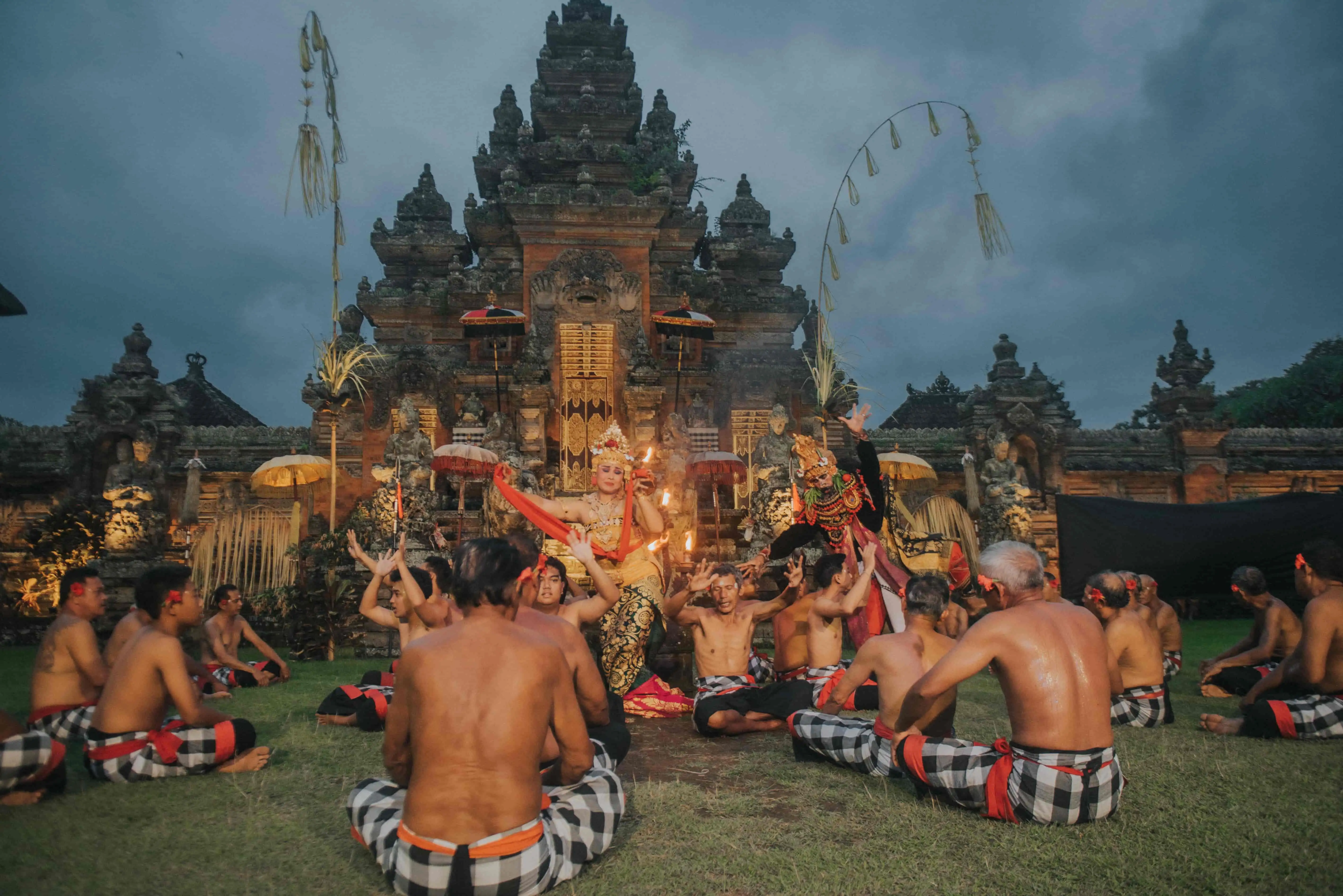 Kecak Fire Dance Batubulan. Complete Guide for First-Time Visitors