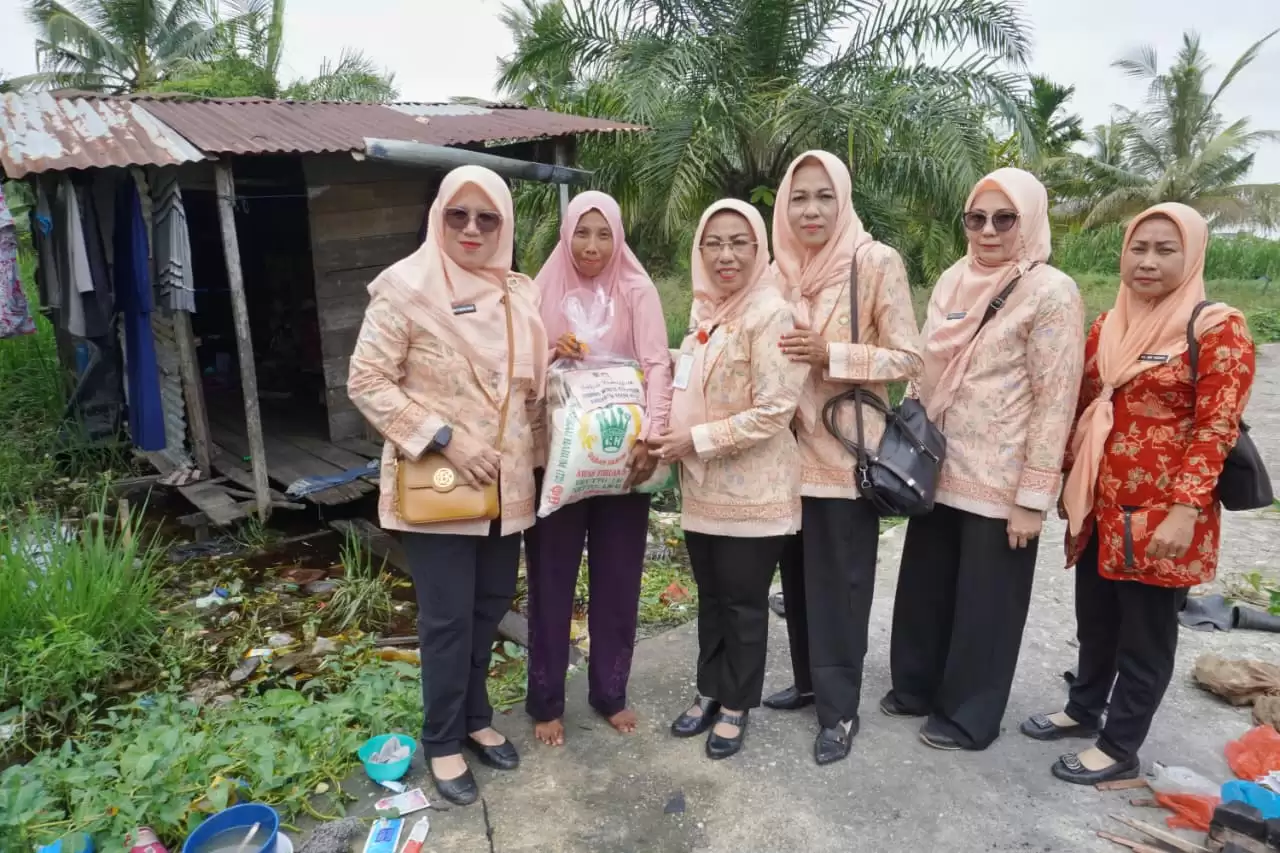 DWP Rohil Tebar Kepedulian di Bulan Ramadan, Yulisma Salurkan Bantuan Sembako untuk Masyarakat