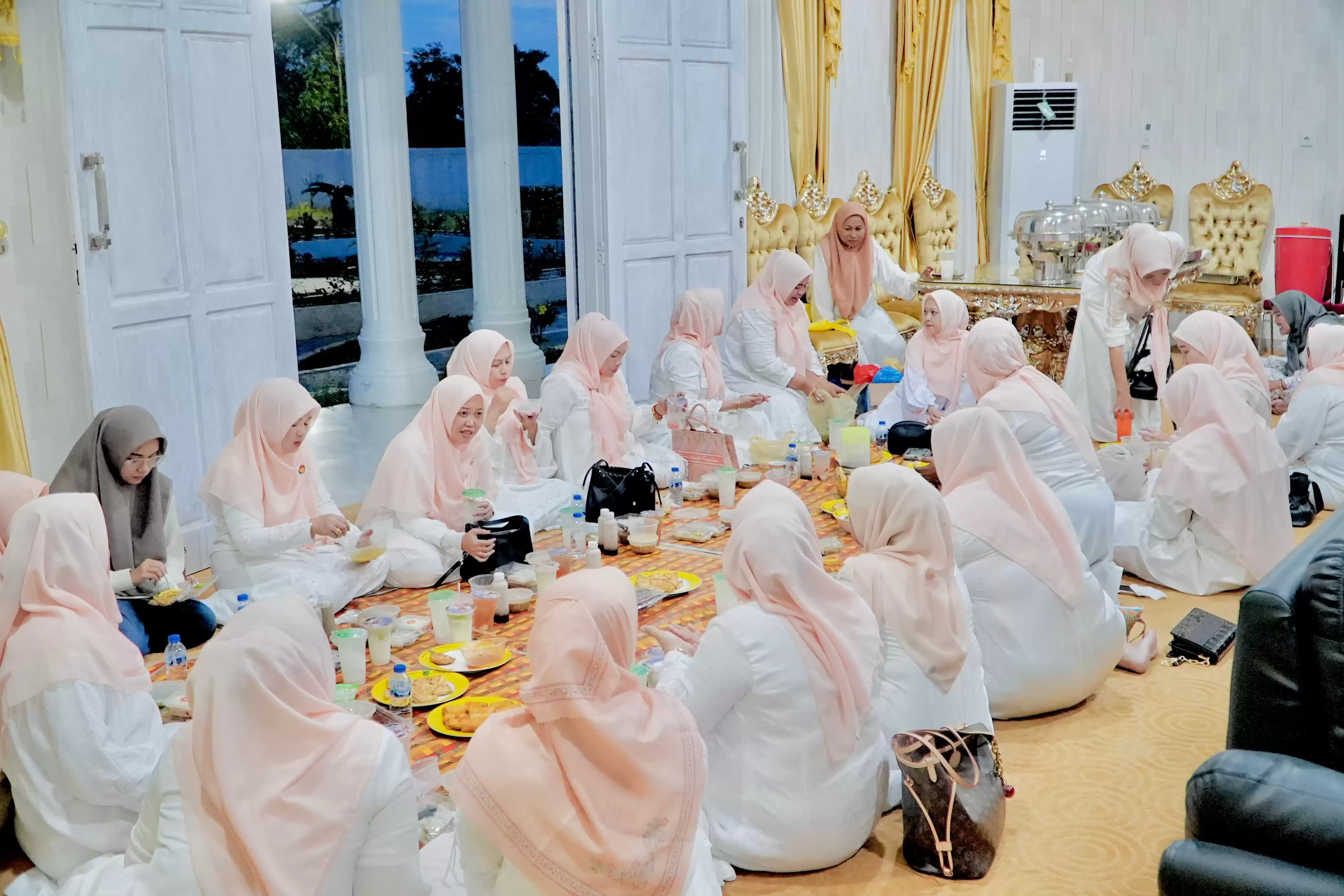 Pererat Silaturahmi Ramadan, DWP Rohil Gelar Buka Puasa Bersama di Kediaman Yulisma