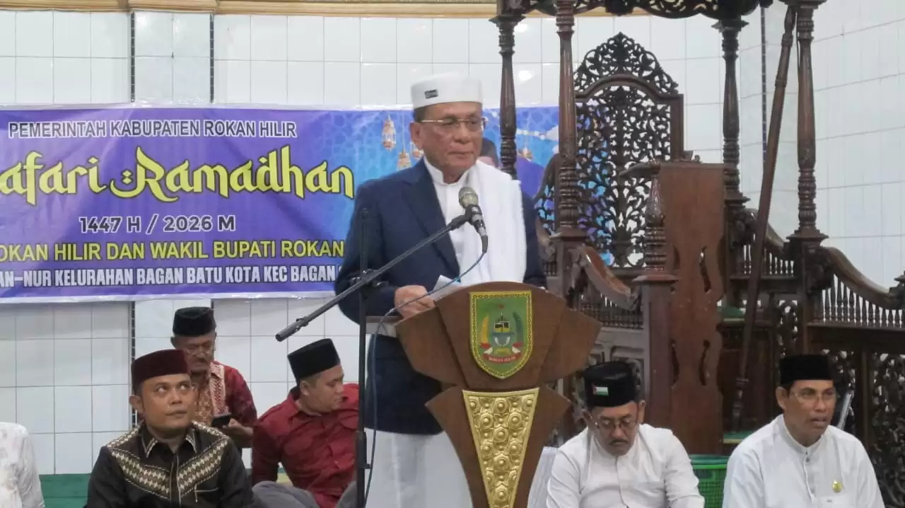 Bupati Rohil Salurkan Bantuan Renovasi Masjid Dan Musholla dalam Agenda Safari Ramadhan Di Kec. Bagan Sinembah 