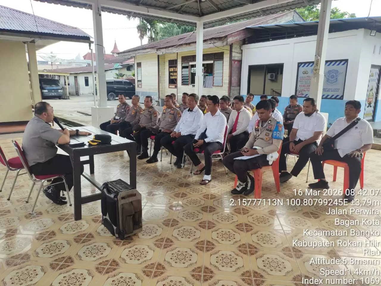 Kapolsek Bangko Pimpin Anev Mingguan, Tekankan Disiplin Personel dan Kesiapan Pengamanan Malam Takbiran