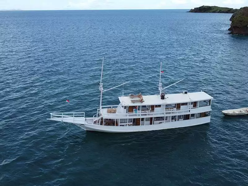 Komodo Island Open Trip 3 Days 2 Nights with Nadia Phinisi