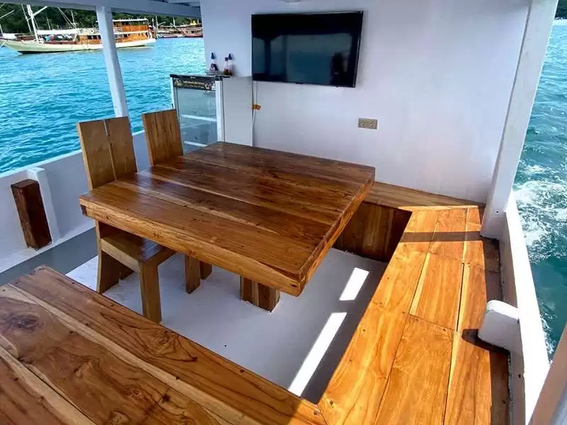 Komodo Island Open Trip 3 Days 2 Nights with Nadia Phinisi
