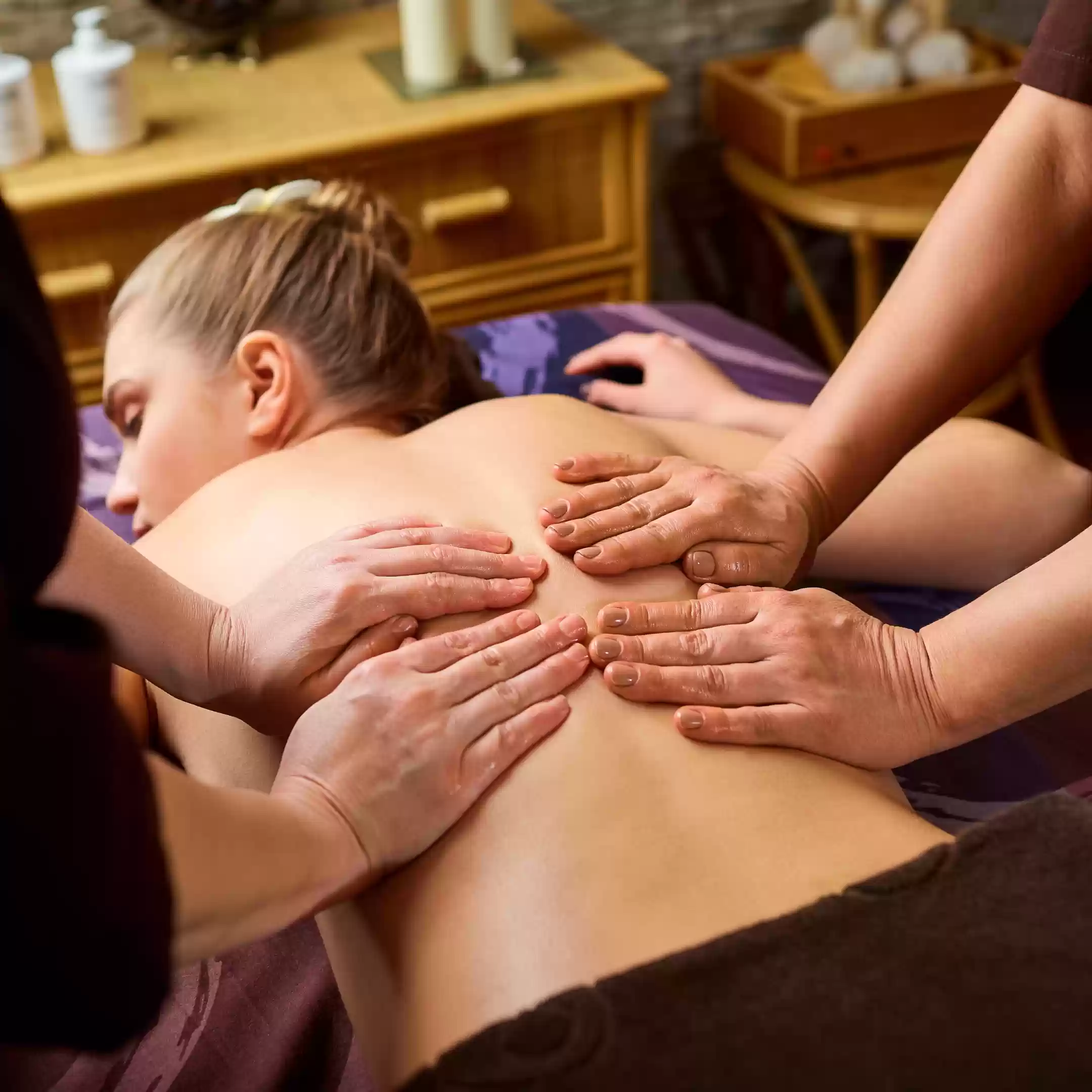 Fourhands Massage