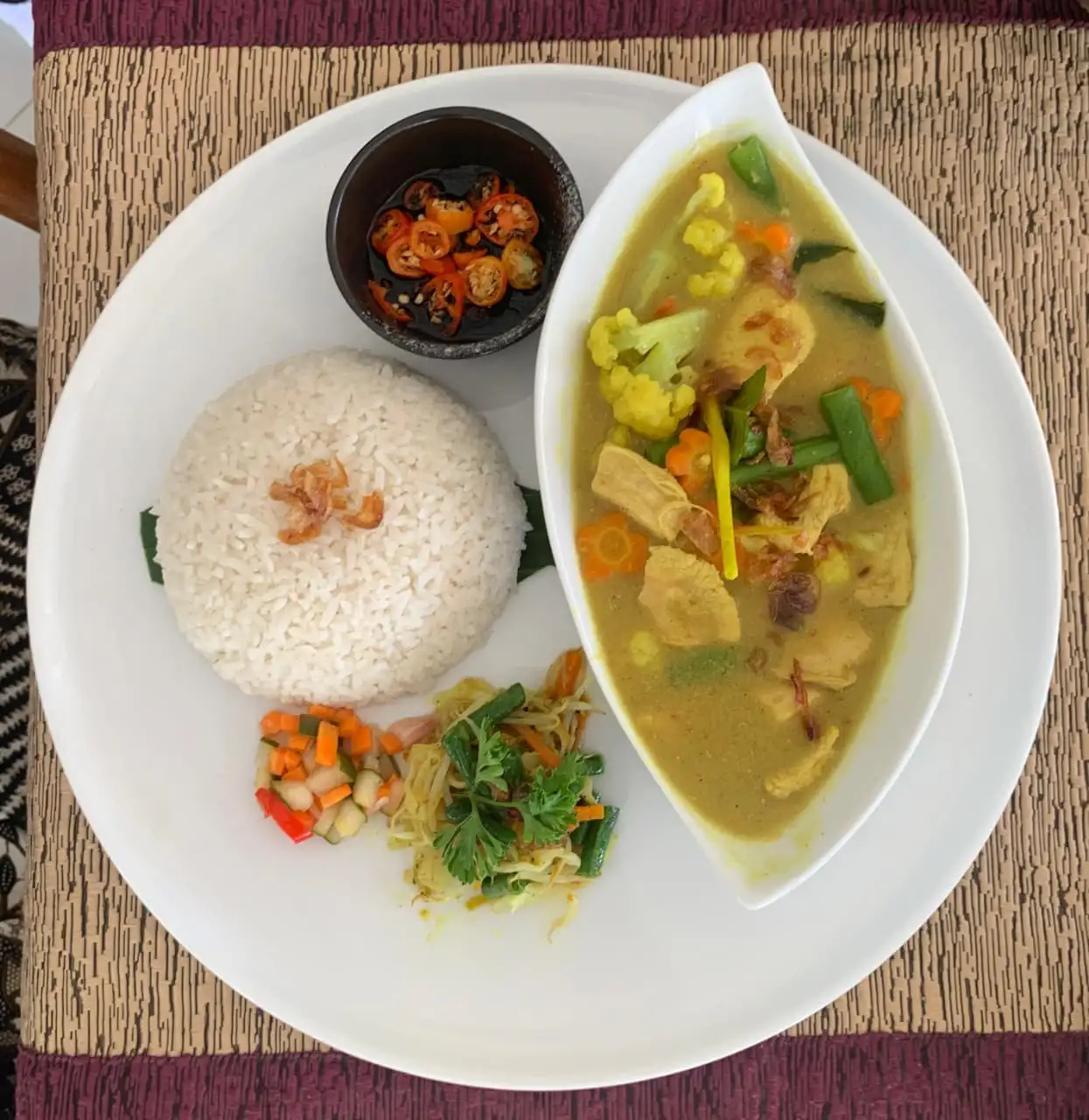 Best Seafood Restaurant in Nusa Penida for Tropical Dining Experience