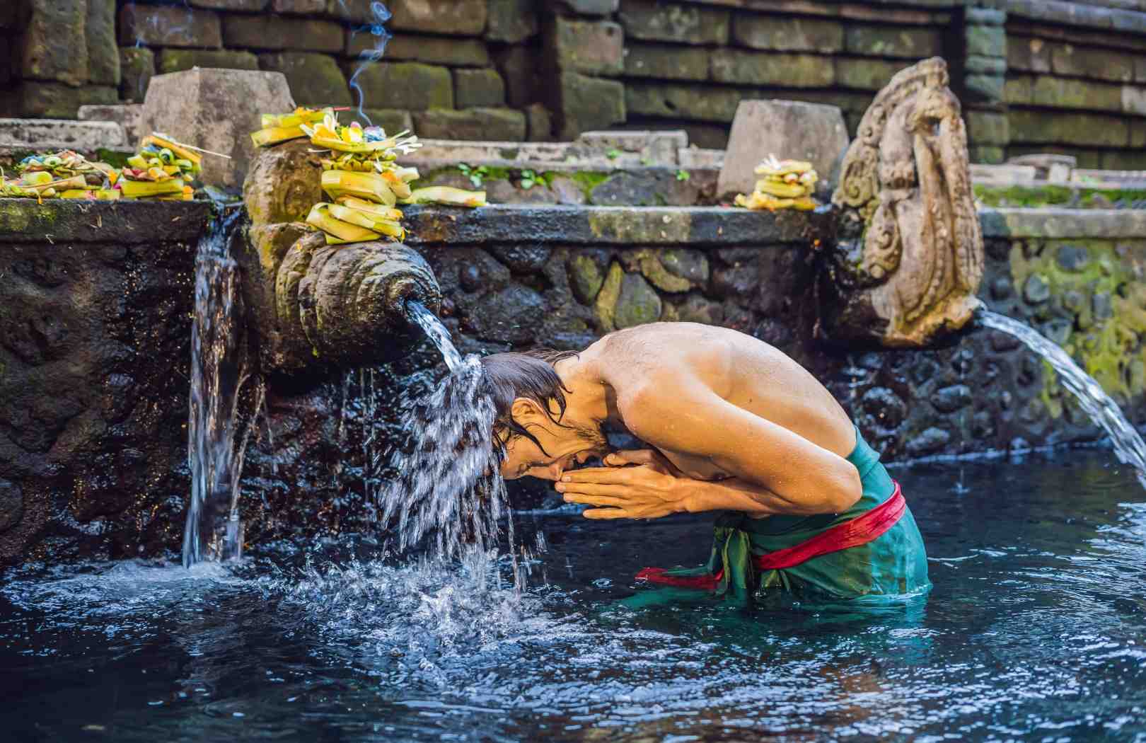 Ubud Cooking Class with Tirta Empul Temple and Spa