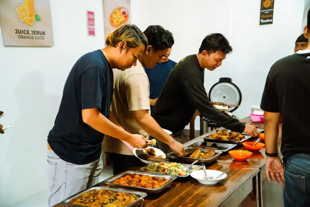 Tempat Makan Keluarga di Bali Selatan yang Cocok untuk Makan Siang Setelah Pantai