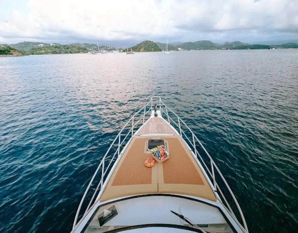 8-Destination Private Speedboat Charter Labuan Bajo (Max 15 Pax)