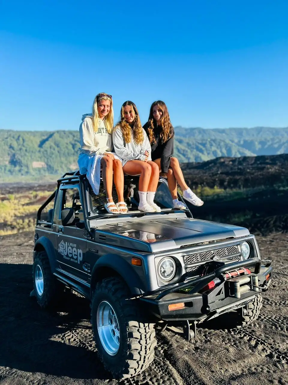 Sunrise Black Lava & Floating Temple Jeep Adventure
