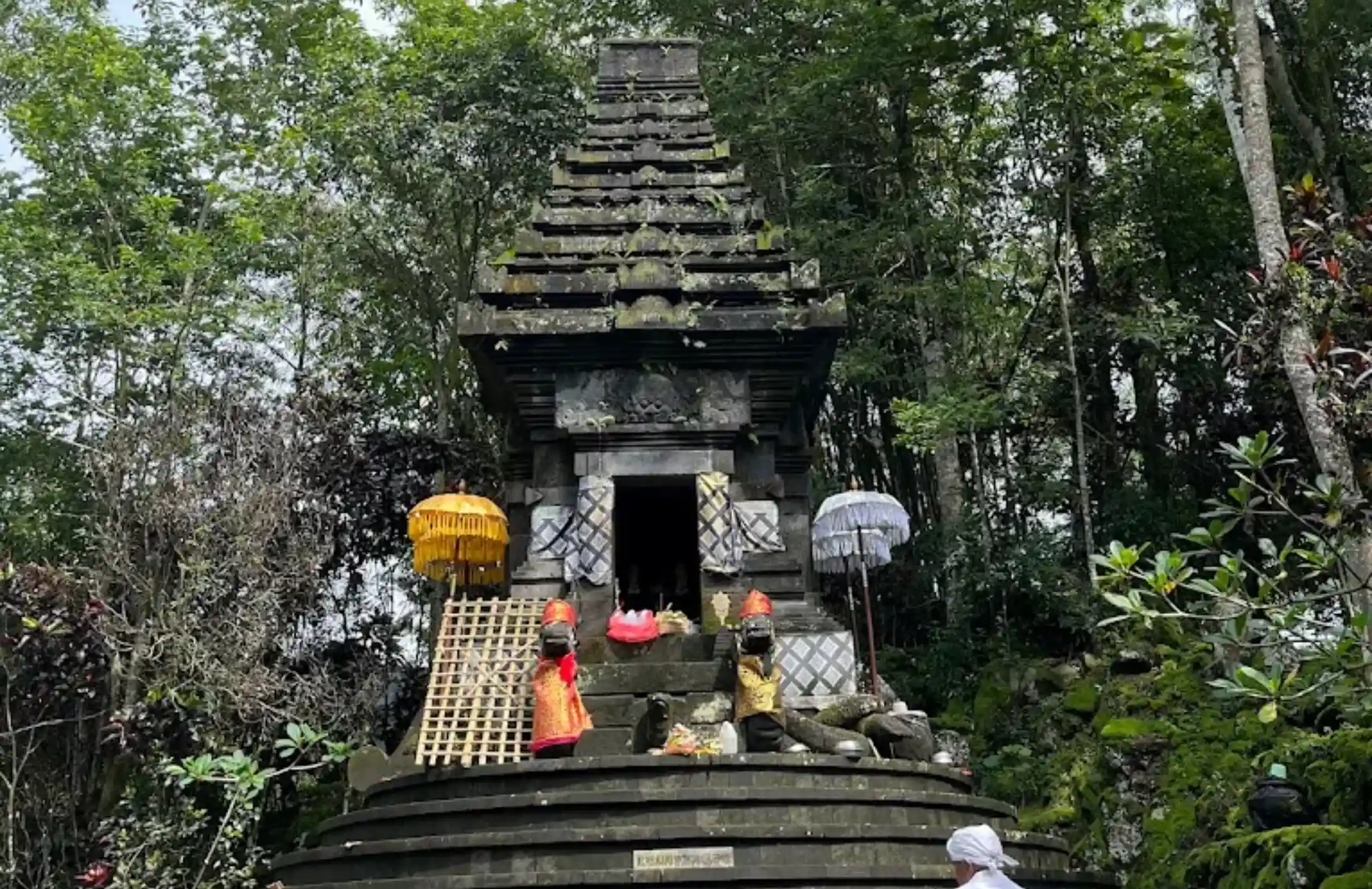 Tirtayatra Candi Agung Gumuk Kancil Gunung Raung, Pura Semeru Lumajang dan Pura Luhur Poten Bromo 2 Hari 1 Malam