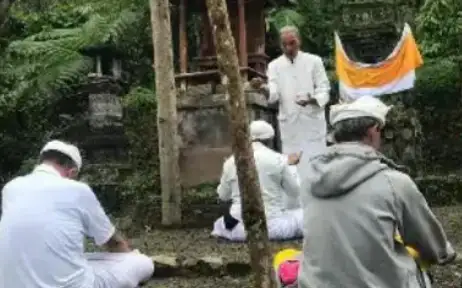 Pengelukatan