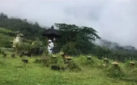 Layanan Tirta Yatra di Pura seputar kawasan lereng Gunung Agung