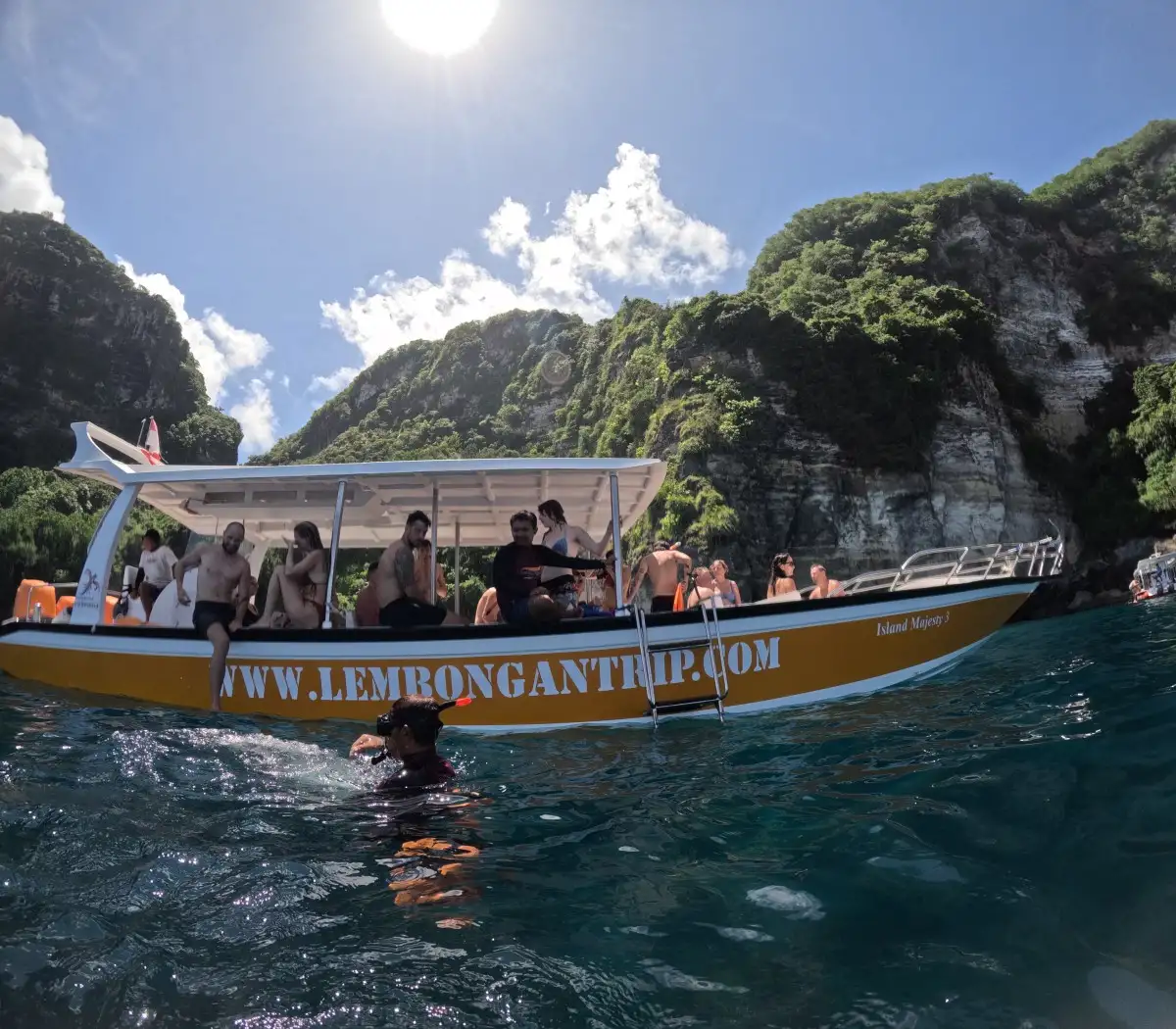Manta Snorkeling and Lembongan Island Tour