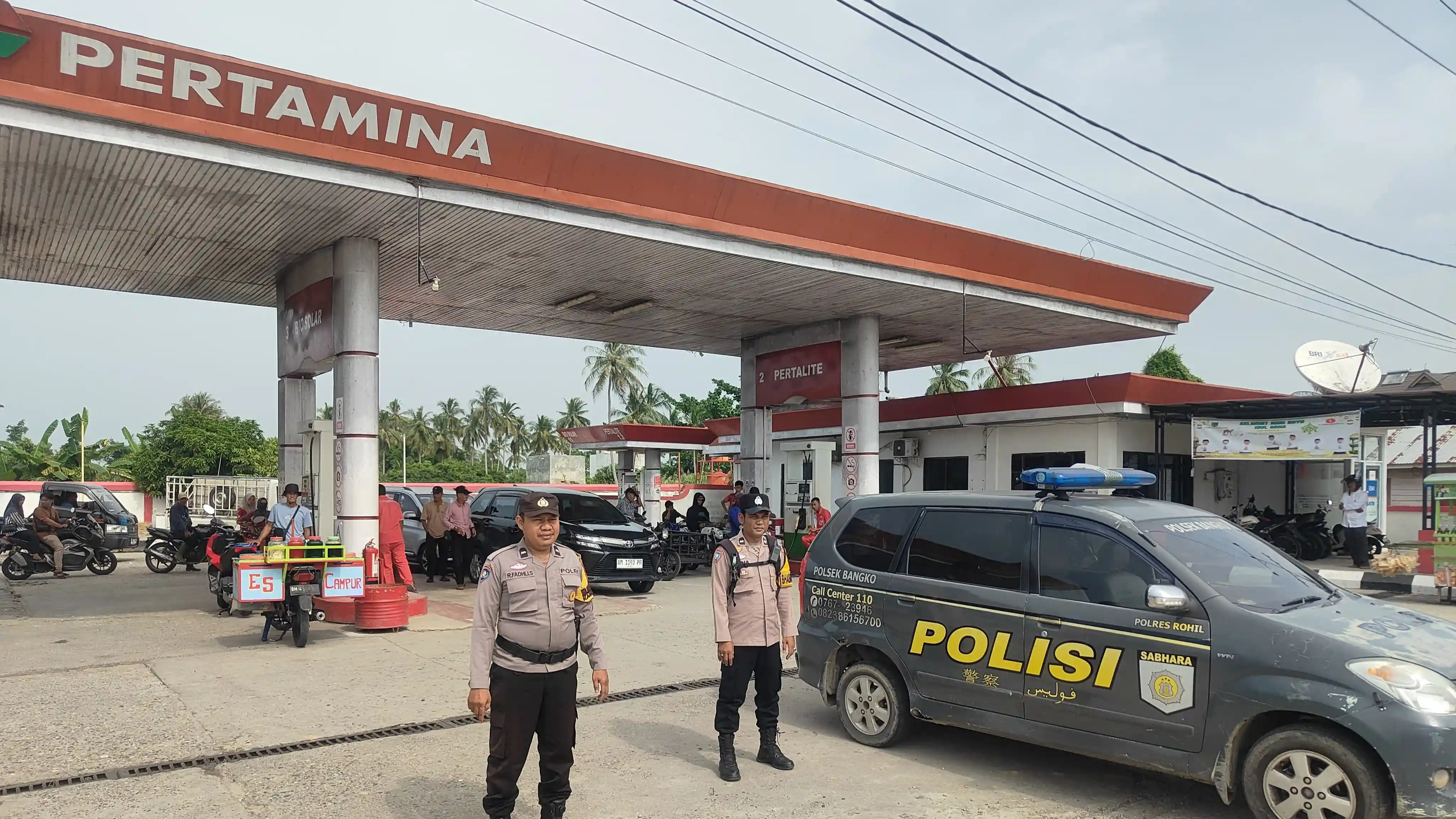 Patroli SPBU di Bangko, Polisi Antisipasi Kemacetan dan Pastikan Distribusi BBM Berjalan Lancar