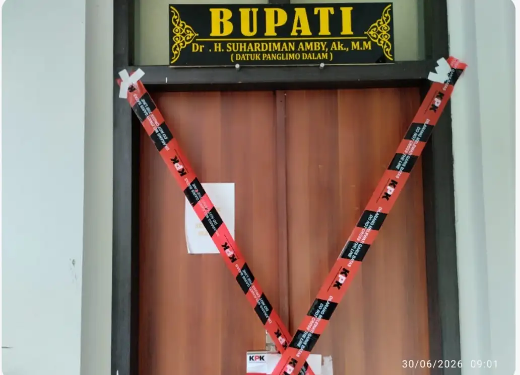 GEGER...!!! RUANG BUPATI KUANSING DISEGEL KPK, PEMKAB BELUM BERI PENJELASAN RESMI