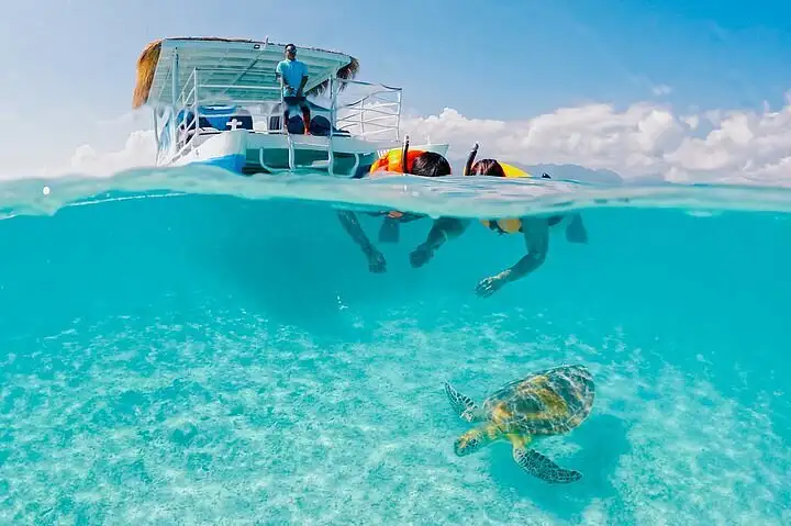 Gili Hai Cruise - Gili Islands Snorkeling Cruise with BBQ Lunch & Turtles