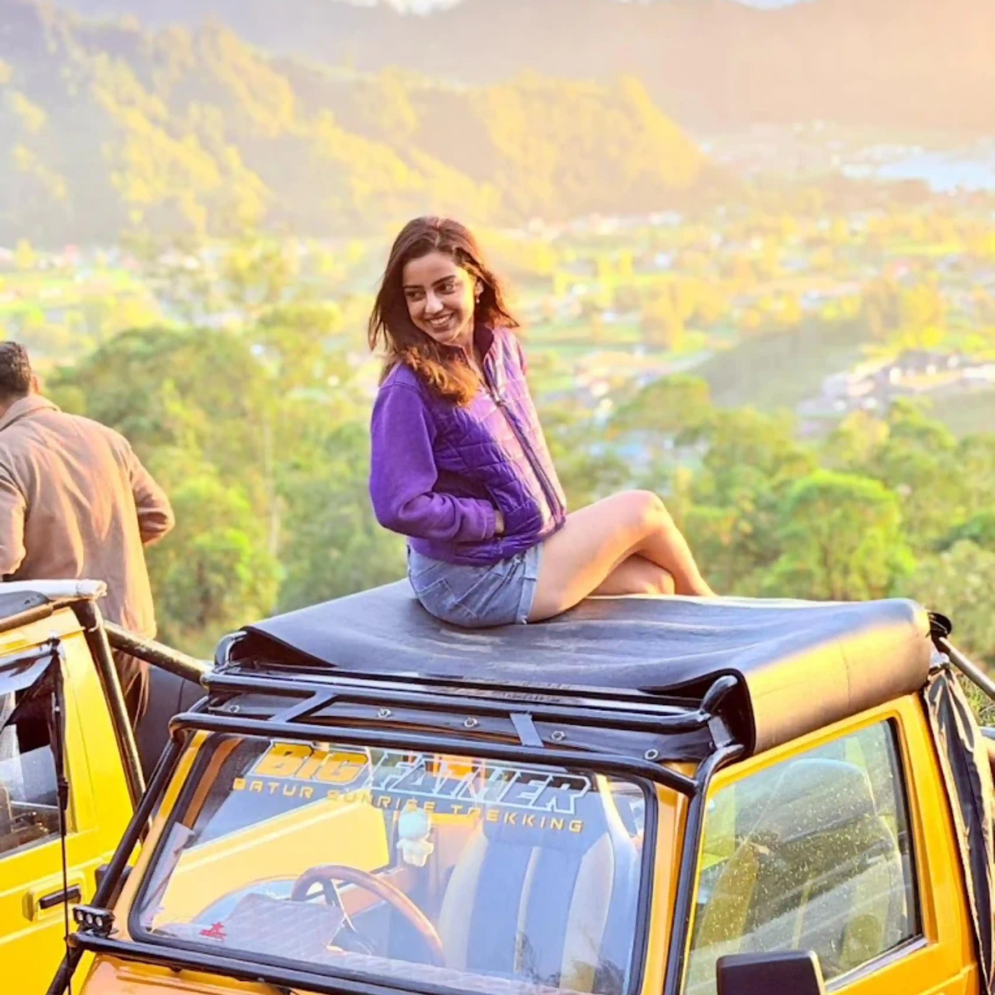 Sunrise Jeep Adventure