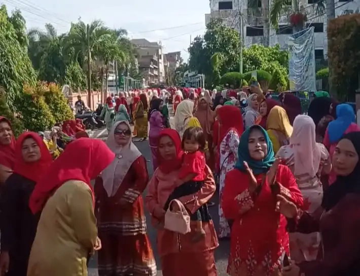 Indra Safti Pengawas DLH Rohil Bantah Petugas Kebersihan Dipaksa Ikut Tari Zapin: “Kami Bangga Menjadi Bagian dari Sejarah MURI”
