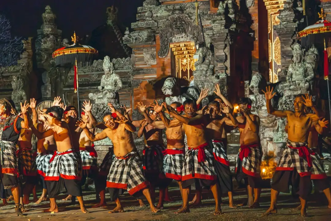 What Makes Kecak Dance at Puseh Temple Batubulan Feel More Authentic