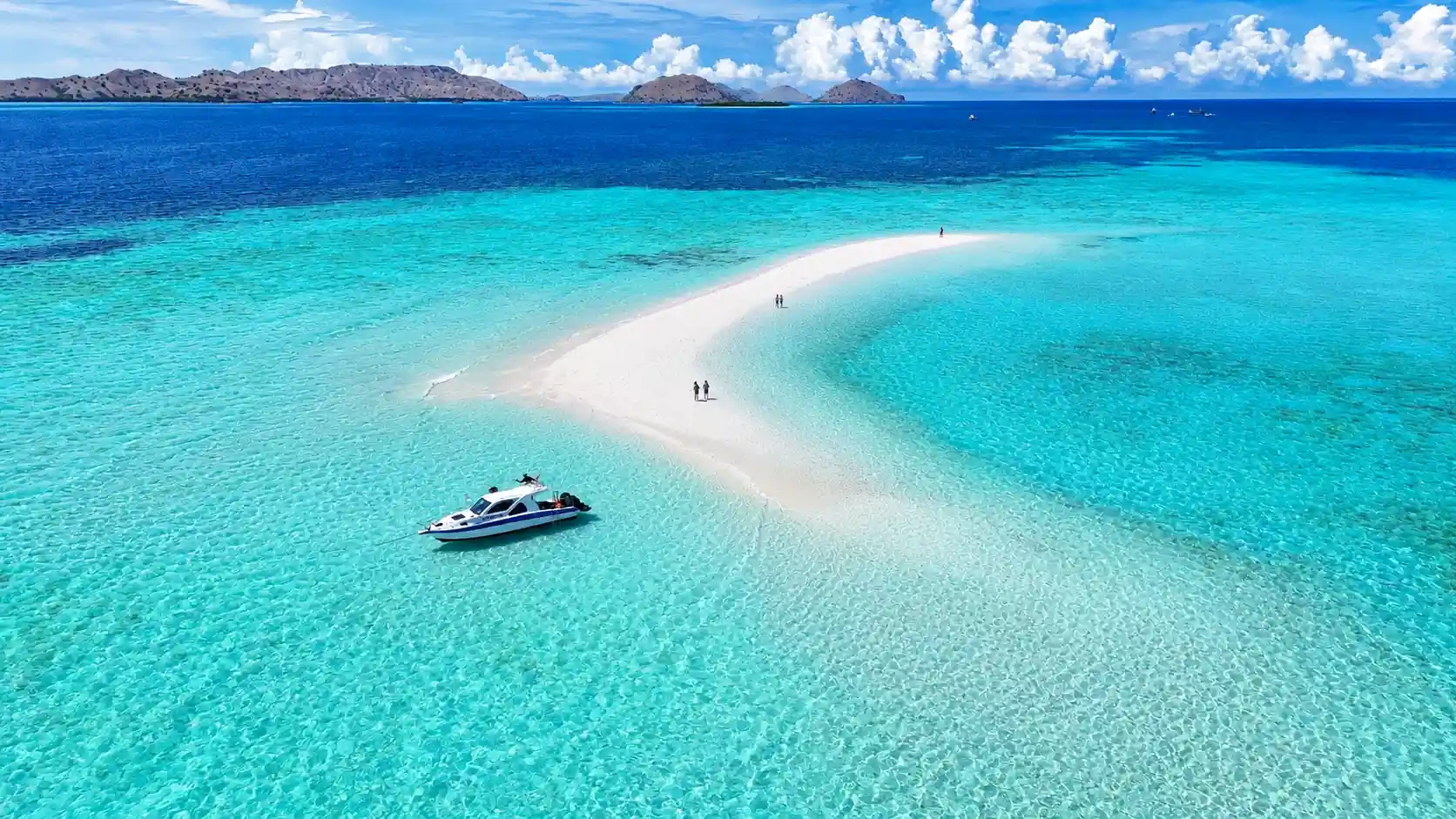 8-Destination Private Speedboat Charter Labuan Bajo (Max 15 Pax)